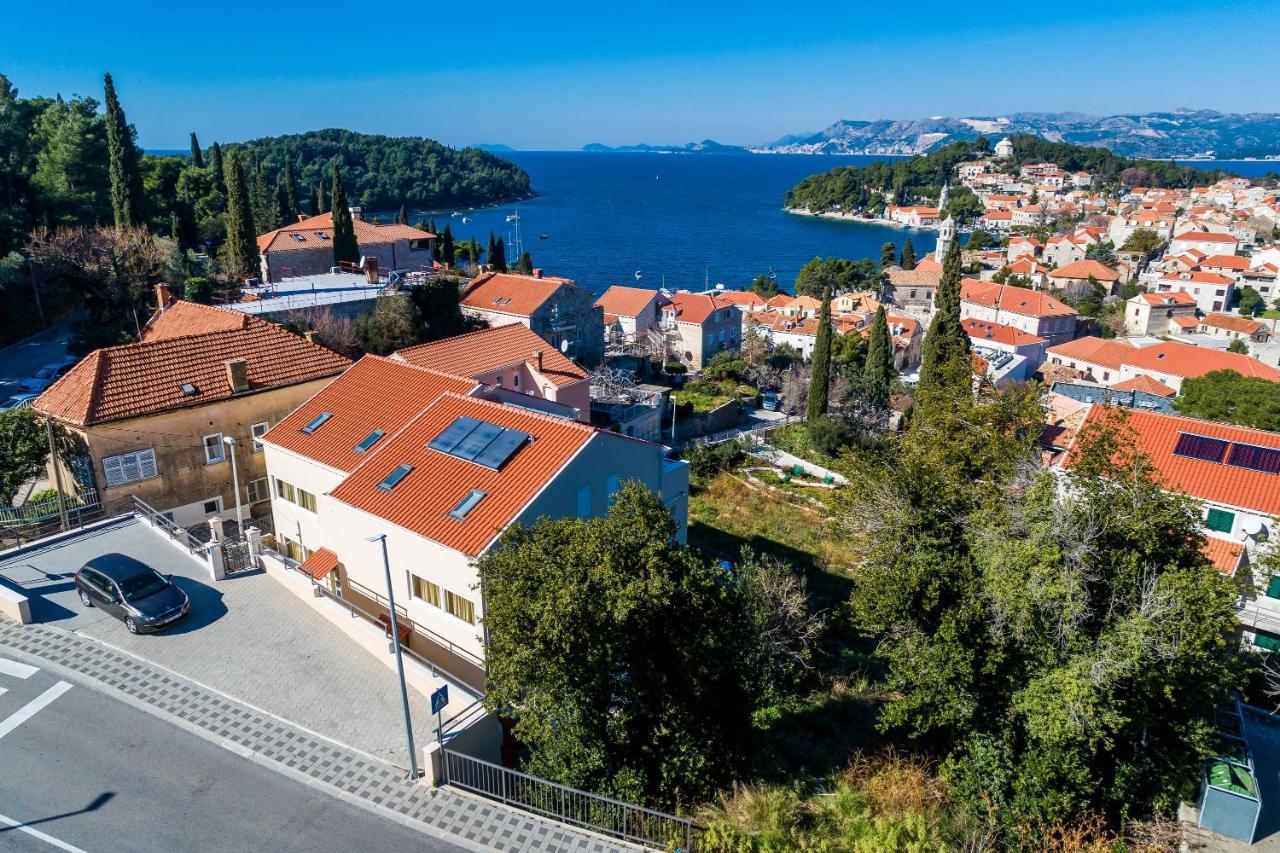 Apartments Rilovic, City And Sea View Apartments ツァヴタット エクステリア 写真