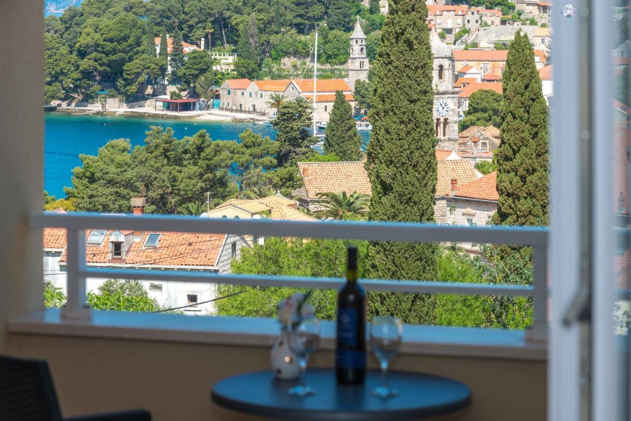 Apartments Rilovic, City And Sea View Apartments ツァヴタット エクステリア 写真