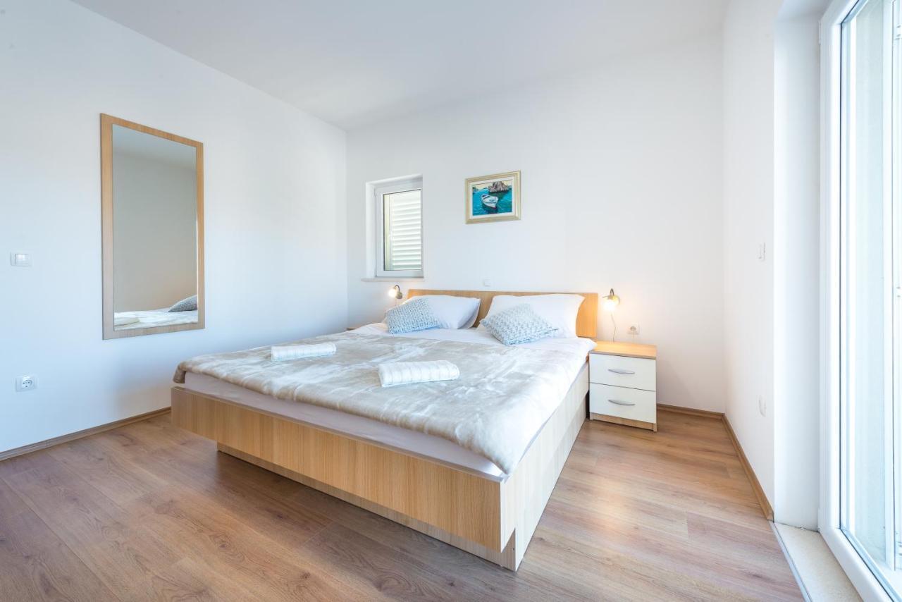 Apartments Rilovic, City And Sea View Apartments ツァヴタット エクステリア 写真