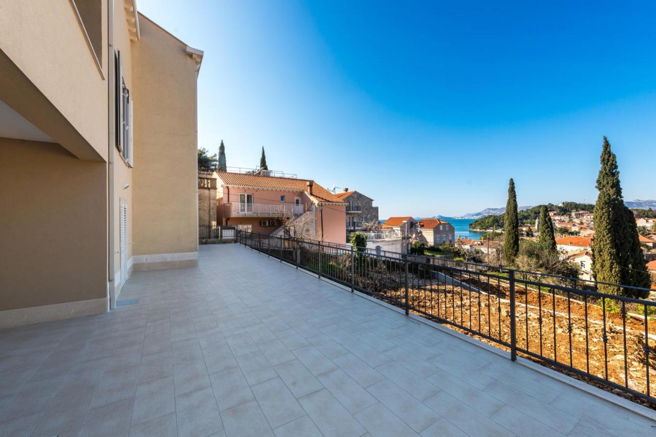 Apartments Rilovic, City And Sea View Apartments ツァヴタット エクステリア 写真