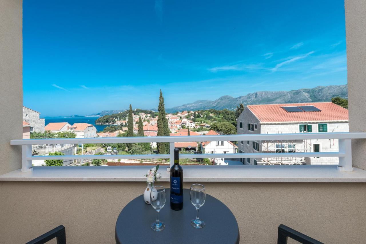 Apartments Rilovic, City And Sea View Apartments ツァヴタット エクステリア 写真