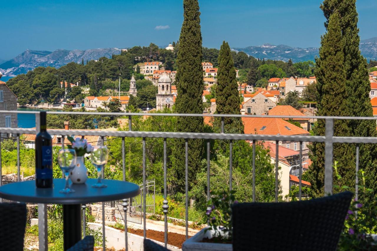 Apartments Rilovic, City And Sea View Apartments ツァヴタット エクステリア 写真