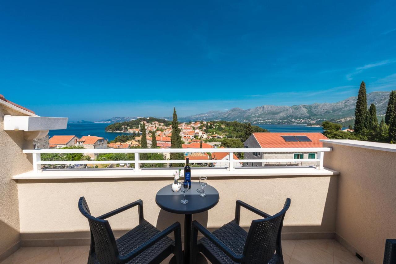 Apartments Rilovic, City And Sea View Apartments ツァヴタット エクステリア 写真