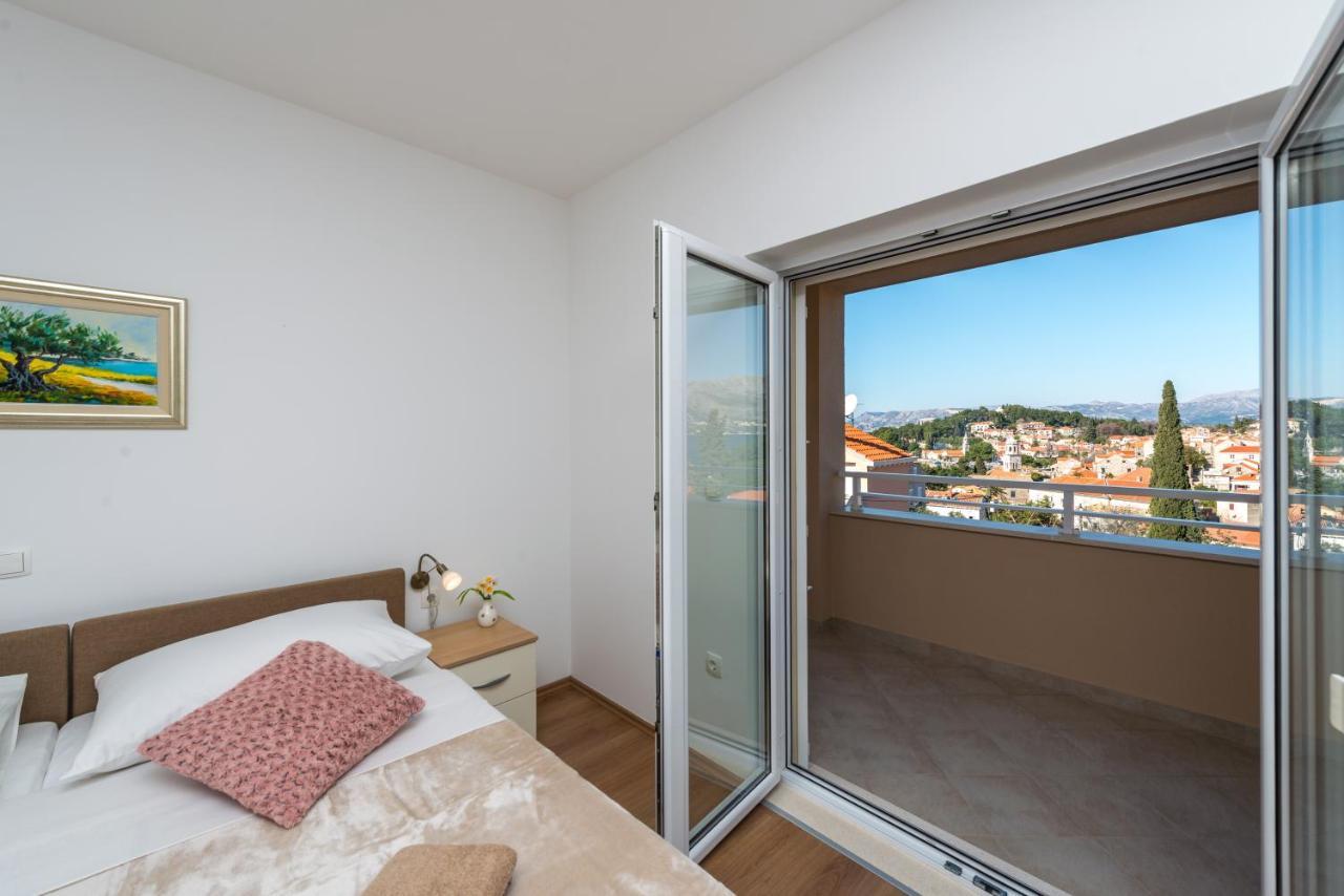 Apartments Rilovic, City And Sea View Apartments ツァヴタット エクステリア 写真