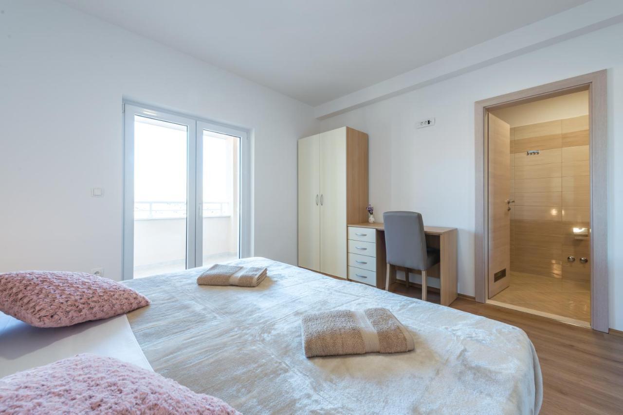 Apartments Rilovic, City And Sea View Apartments ツァヴタット エクステリア 写真