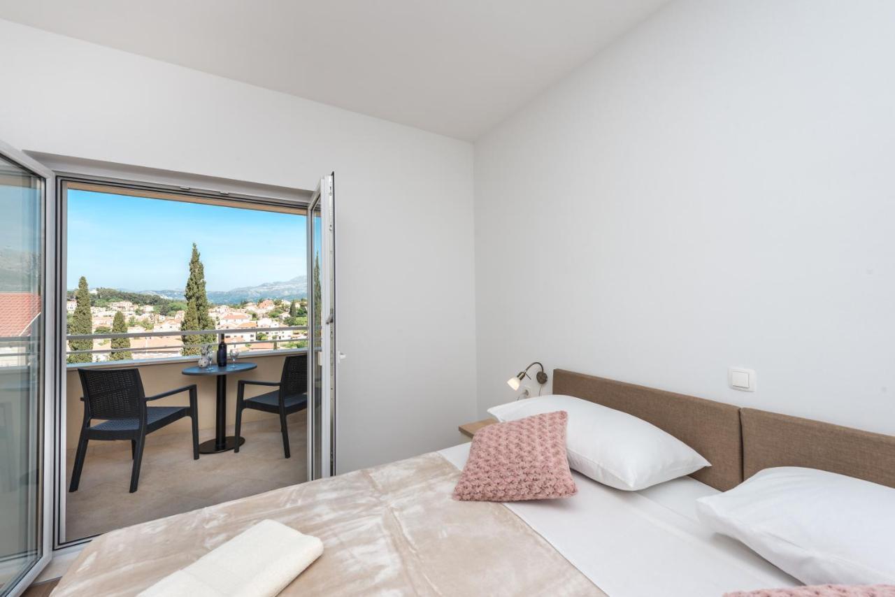 Apartments Rilovic, City And Sea View Apartments ツァヴタット エクステリア 写真
