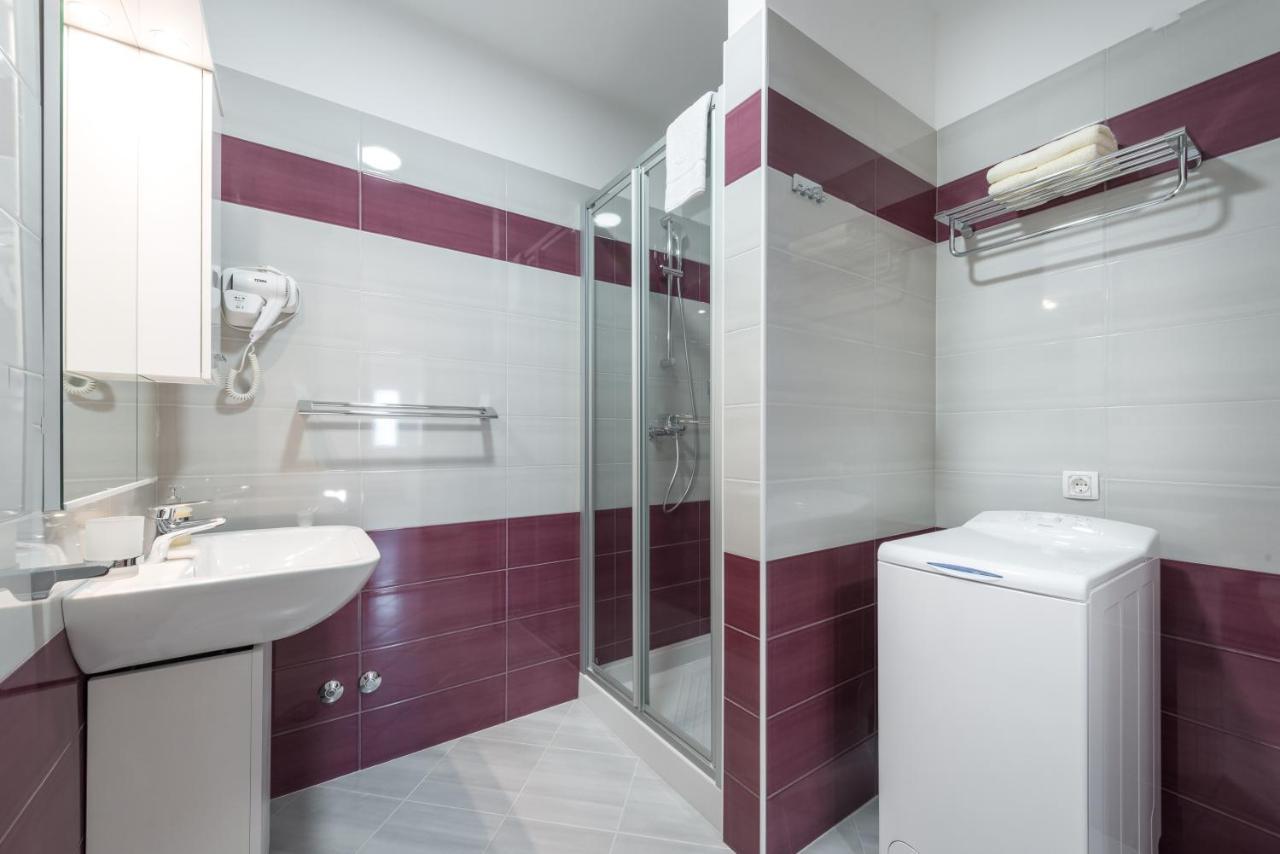 Apartments Rilovic, City And Sea View Apartments ツァヴタット エクステリア 写真